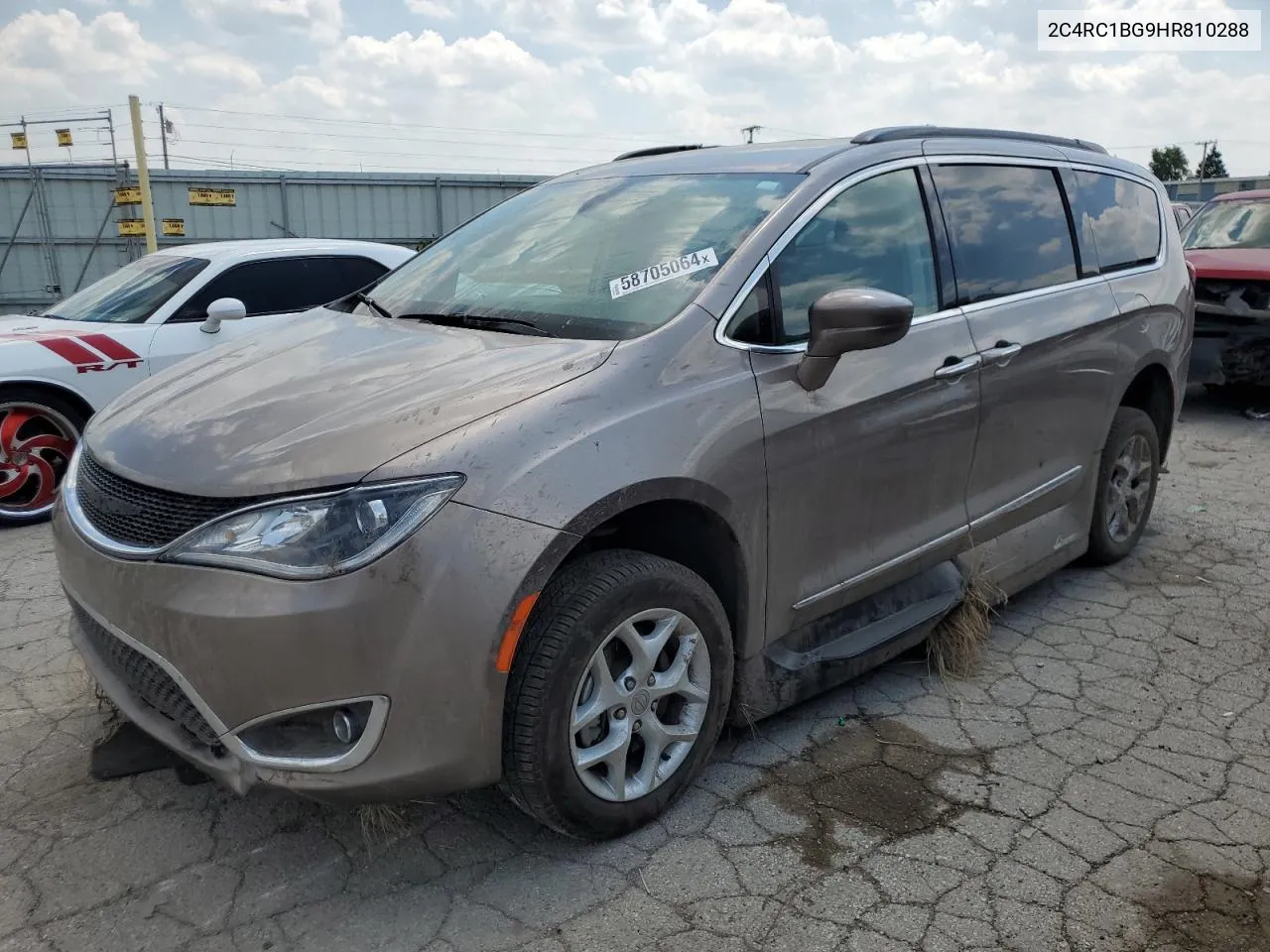 2C4RC1BG9HR810288 2017 Chrysler Pacifica Touring L