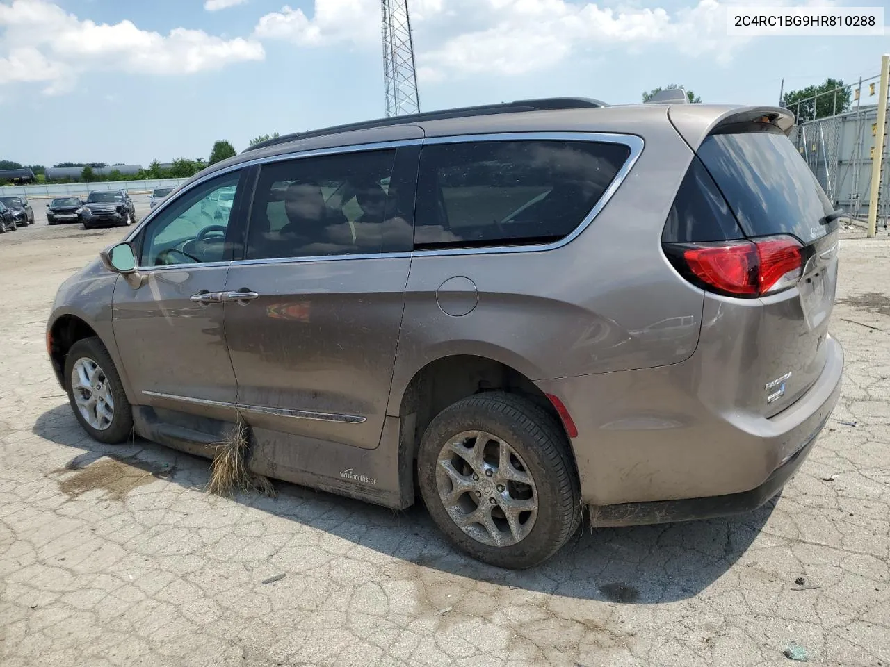 2C4RC1BG9HR810288 2017 Chrysler Pacifica Touring L