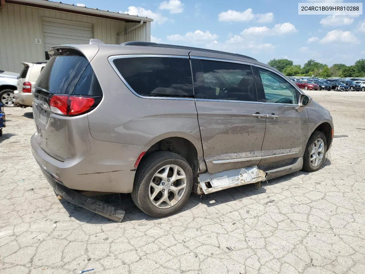 2017 Chrysler Pacifica Touring L VIN: 2C4RC1BG9HR810288 Lot: 69433154