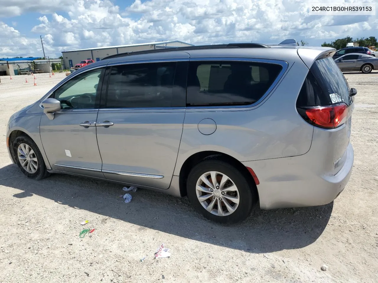 2017 Chrysler Pacifica Touring L VIN: 2C4RC1BG0HR539153 Lot: 69708054