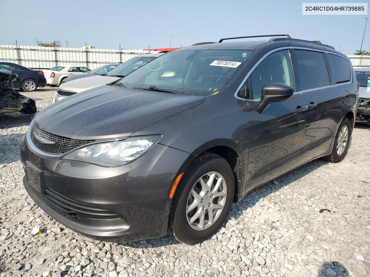 2C4RC1DG4HR739885 2017 Chrysler Pacifica Touring