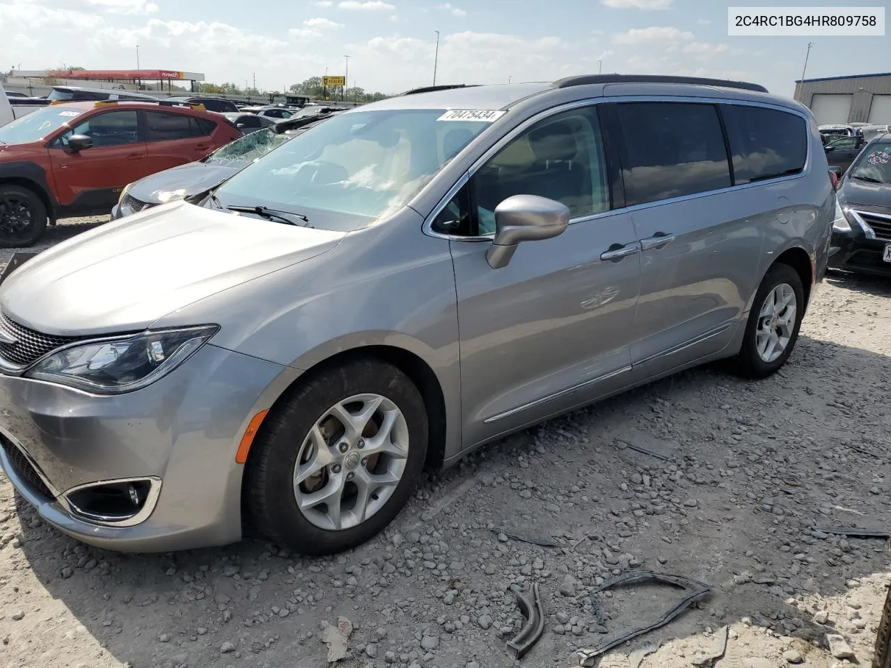 2C4RC1BG4HR809758 2017 Chrysler Pacifica Touring L