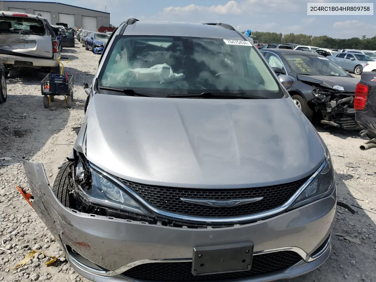 2017 Chrysler Pacifica Touring L VIN: 2C4RC1BG4HR809758 Lot: 70475434