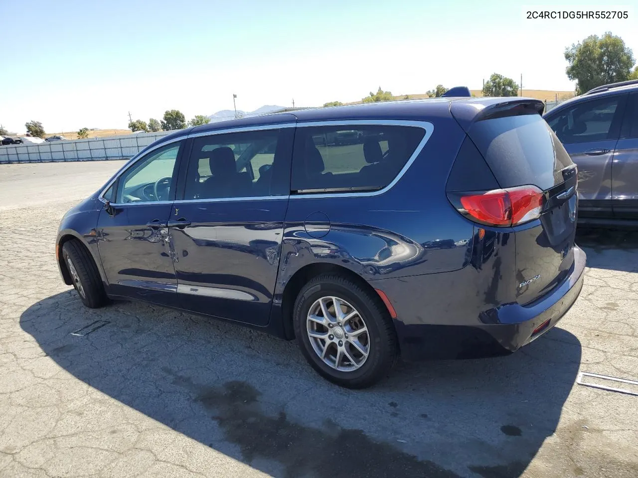 2C4RC1DG5HR552705 2017 Chrysler Pacifica Touring