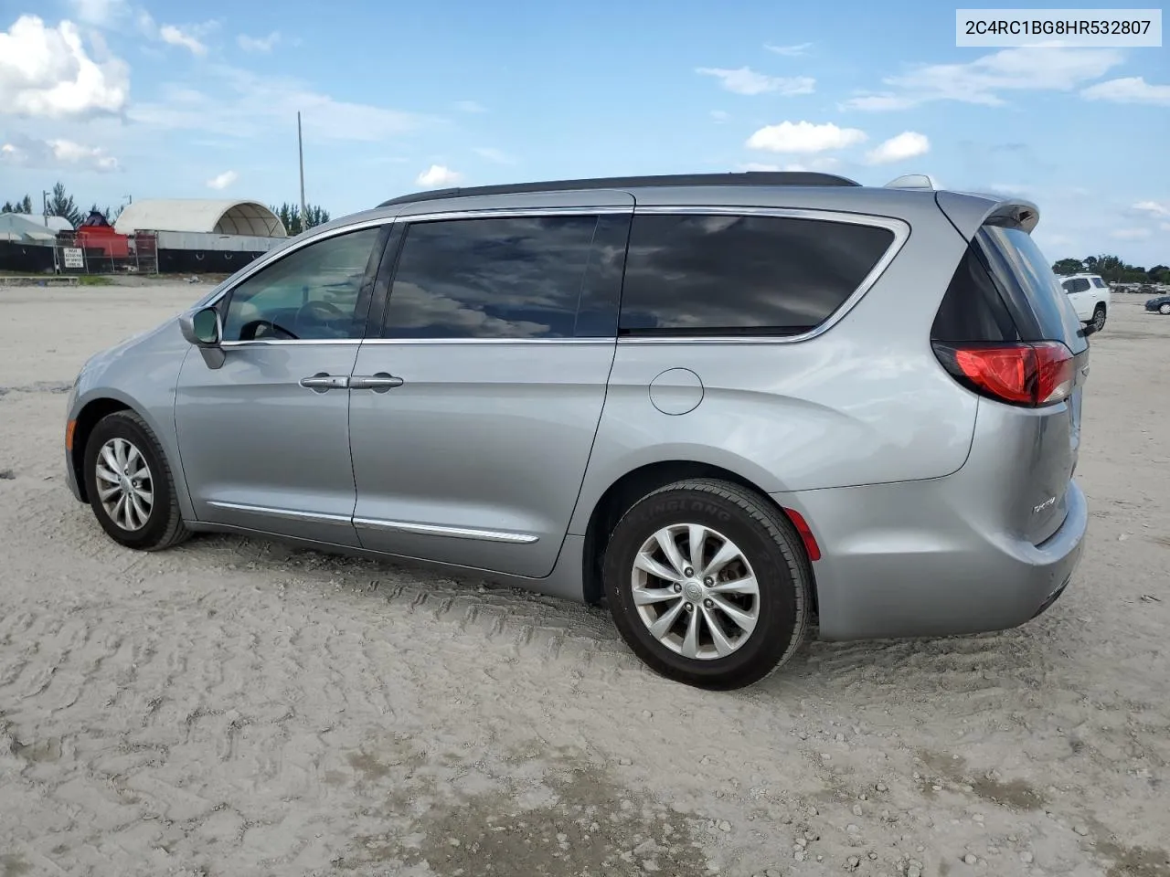 2017 Chrysler Pacifica Touring L VIN: 2C4RC1BG8HR532807 Lot: 71931324