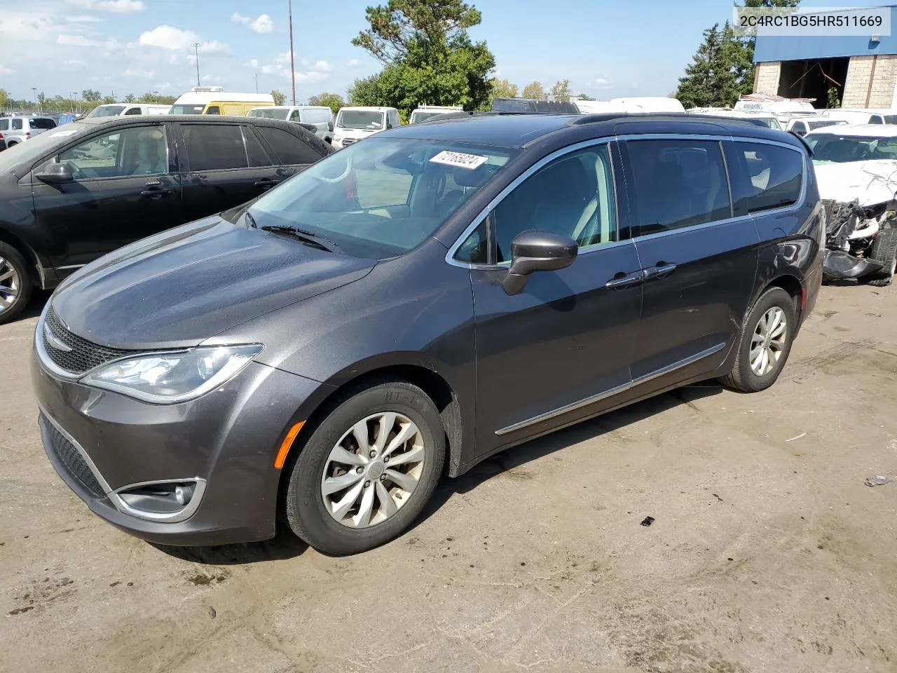 2017 Chrysler Pacifica Touring L VIN: 2C4RC1BG5HR511669 Lot: 72165024