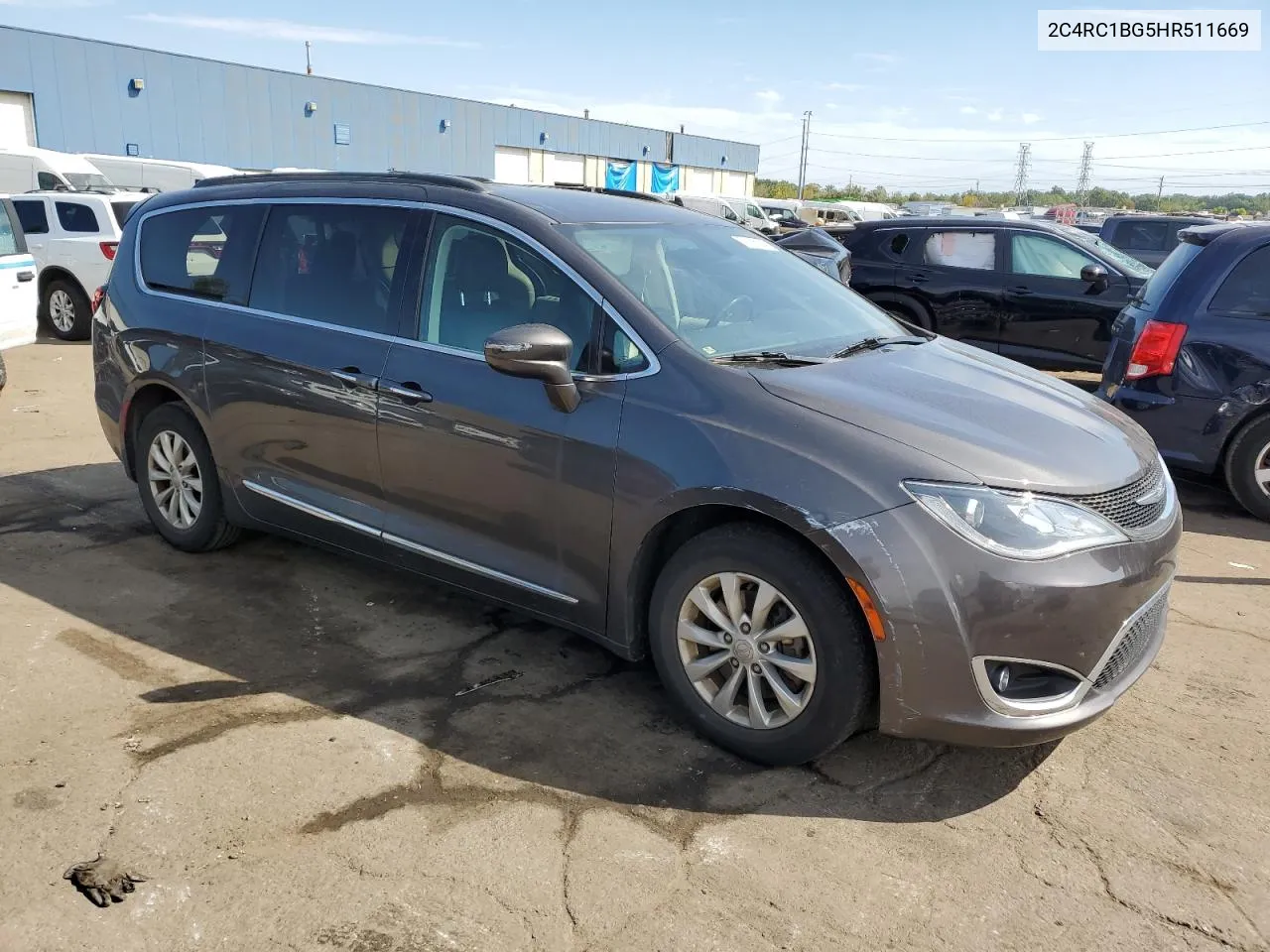 2017 Chrysler Pacifica Touring L VIN: 2C4RC1BG5HR511669 Lot: 72165024