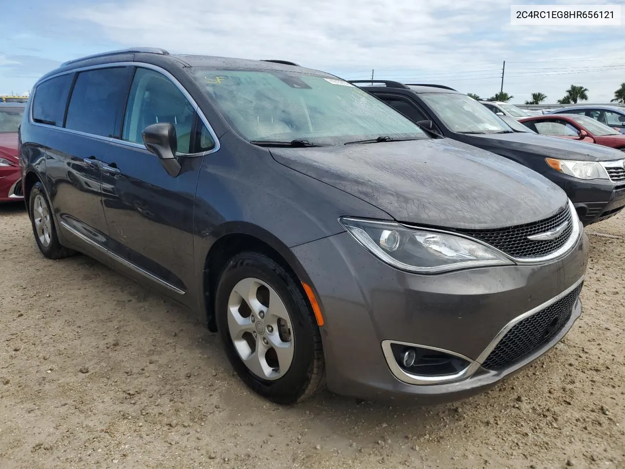 2C4RC1EG8HR656121 2017 Chrysler Pacifica Touring L Plus