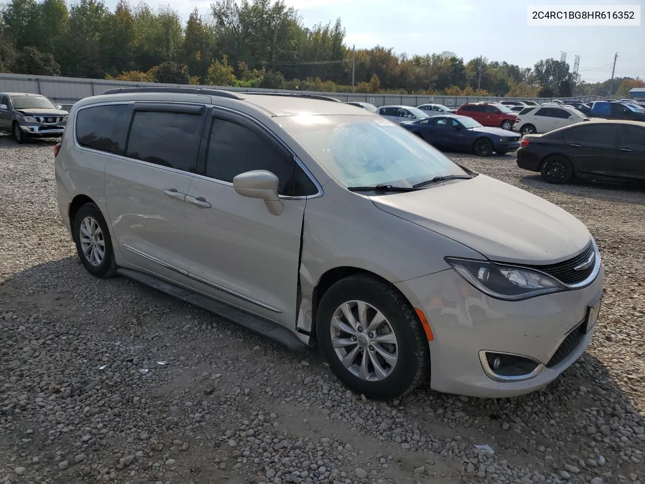 2017 Chrysler Pacifica Touring L VIN: 2C4RC1BG8HR616352 Lot: 77963234