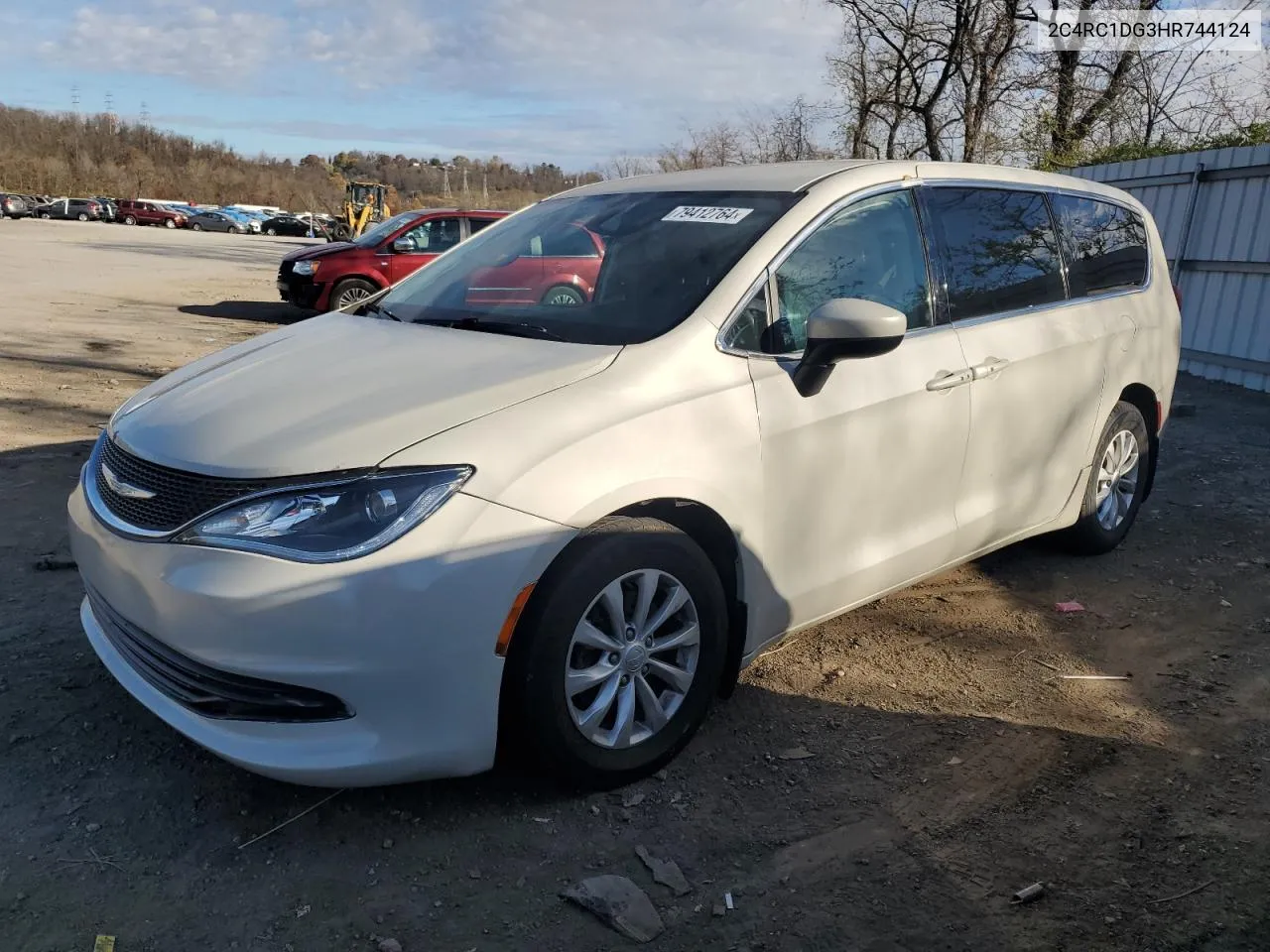 2017 Chrysler Pacifica Touring VIN: 2C4RC1DG3HR744124 Lot: 79412764