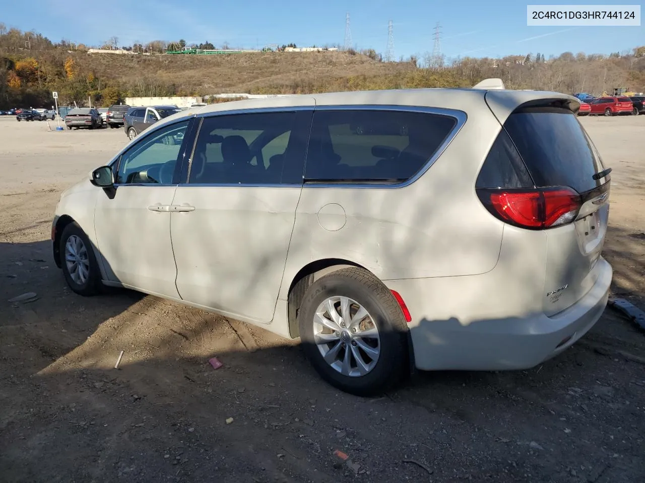 2017 Chrysler Pacifica Touring VIN: 2C4RC1DG3HR744124 Lot: 79412764