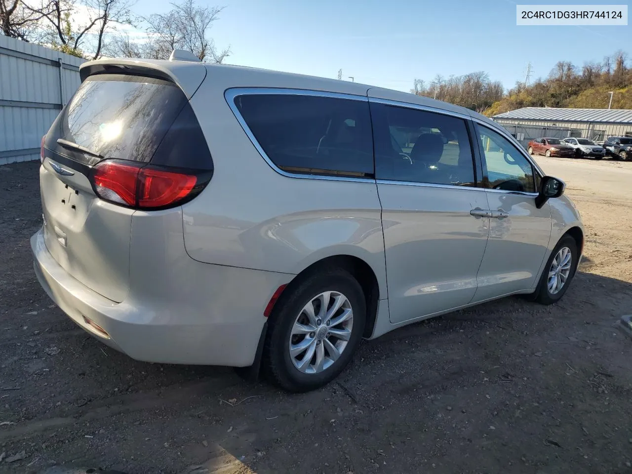 2017 Chrysler Pacifica Touring VIN: 2C4RC1DG3HR744124 Lot: 79412764