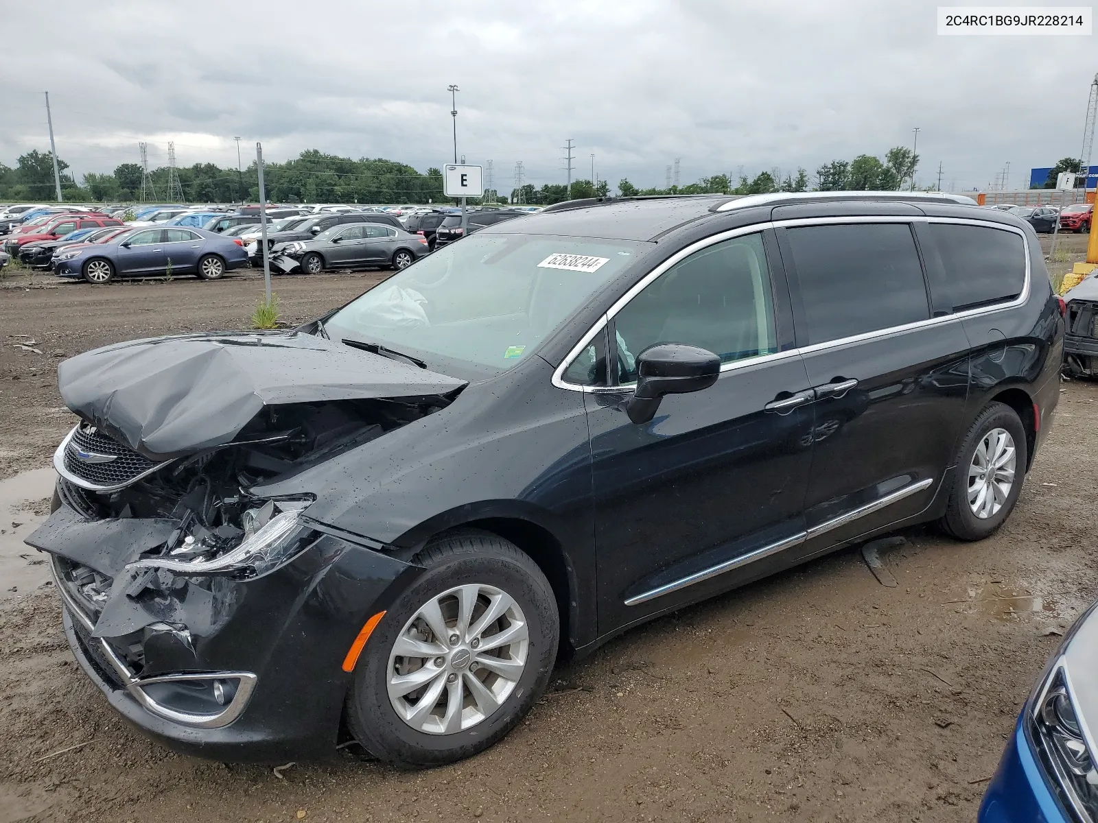 2018 Chrysler Pacifica Touring L VIN: 2C4RC1BG9JR228214 Lot: 62638244