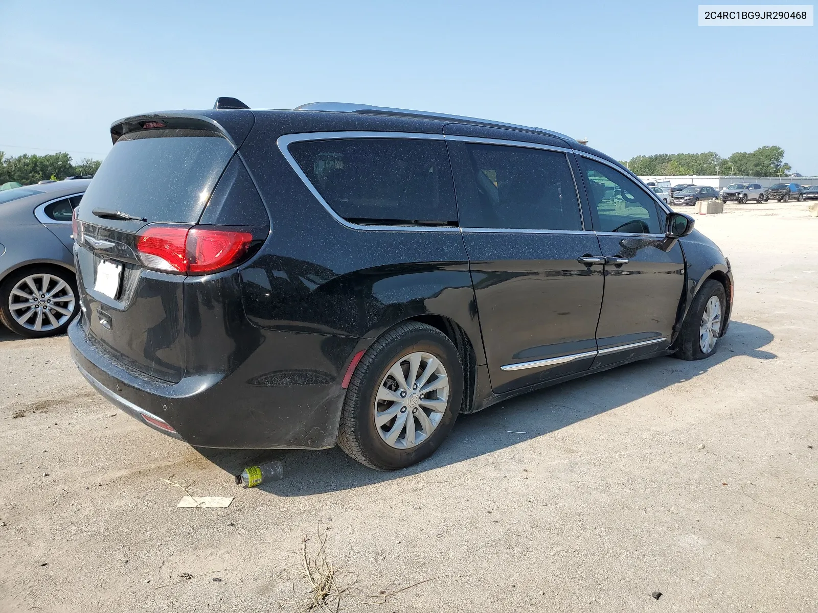 2018 Chrysler Pacifica Touring L VIN: 2C4RC1BG9JR290468 Lot: 62936334