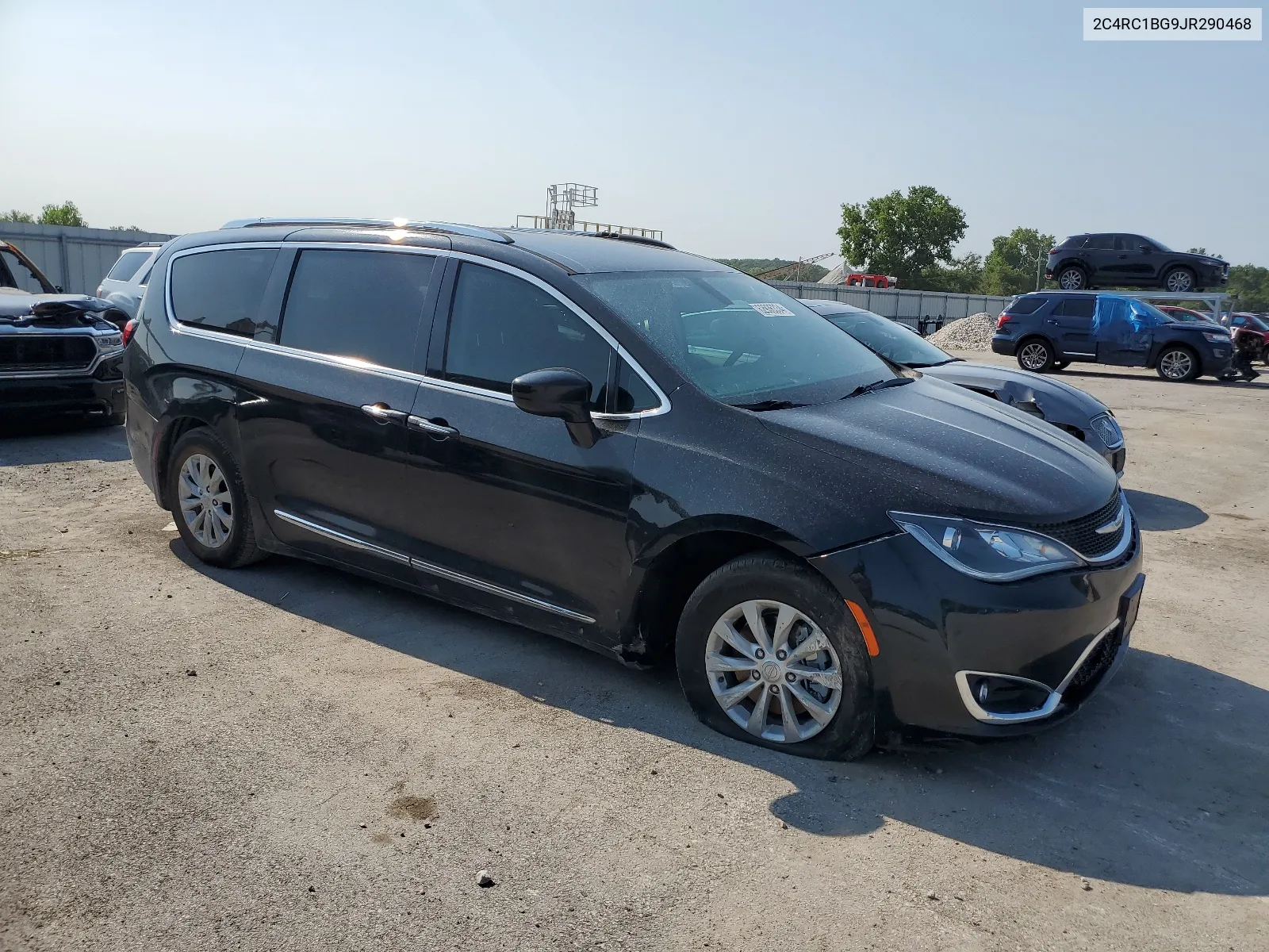 2018 Chrysler Pacifica Touring L VIN: 2C4RC1BG9JR290468 Lot: 62936334