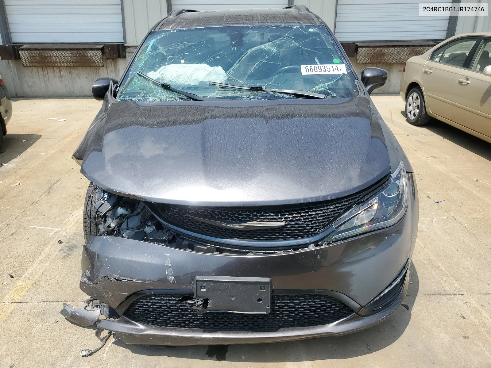 2C4RC1BG1JR174746 2018 Chrysler Pacifica Touring L