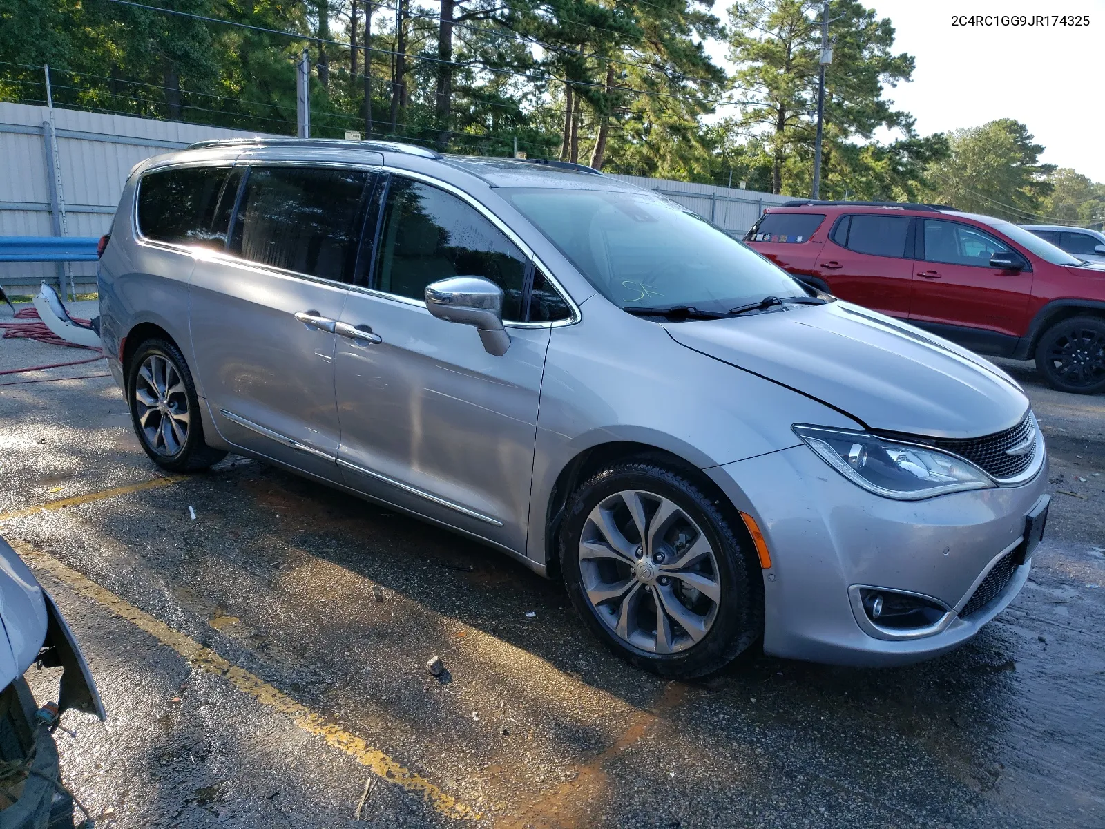 2C4RC1GG9JR174325 2018 Chrysler Pacifica Limited