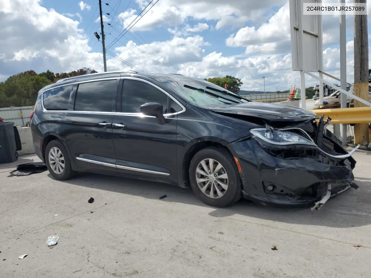 2018 Chrysler Pacifica Touring L VIN: 2C4RC1BG1JR257089 Lot: 73245464