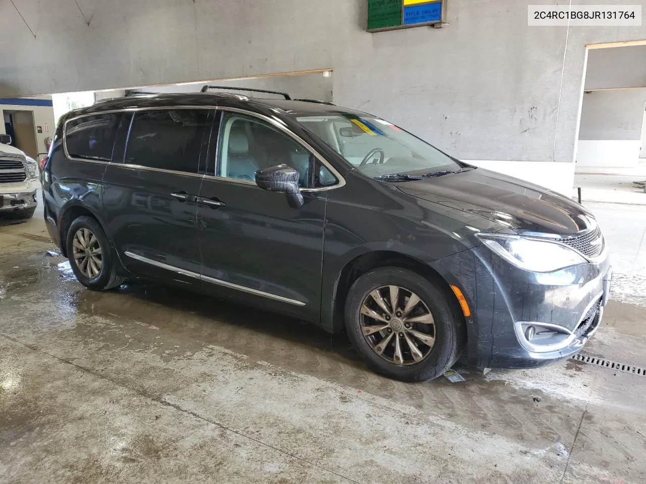 2C4RC1BG8JR131764 2018 Chrysler Pacifica Touring L