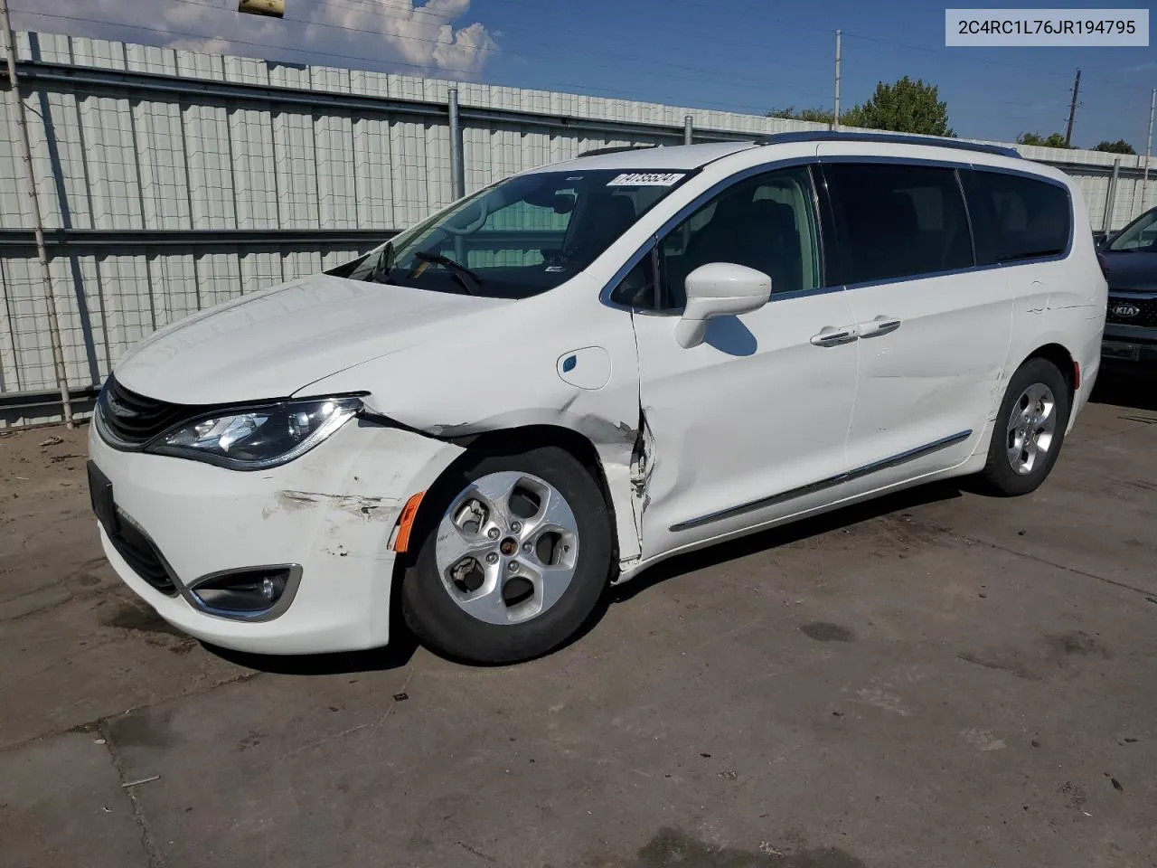 2018 Chrysler Pacifica Hybrid Touring L VIN: 2C4RC1L76JR194795 Lot: 74735524