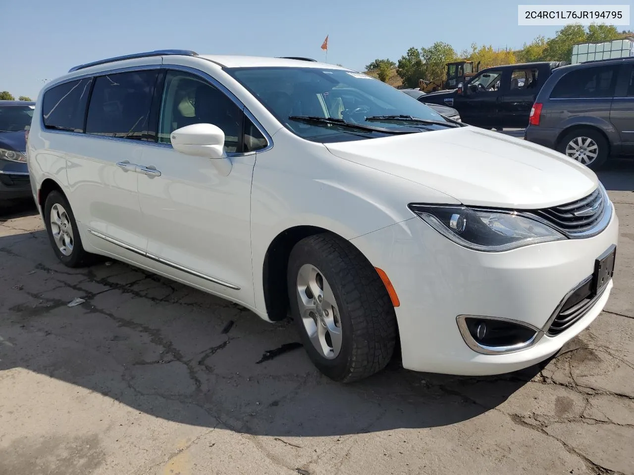 2018 Chrysler Pacifica Hybrid Touring L VIN: 2C4RC1L76JR194795 Lot: 74735524