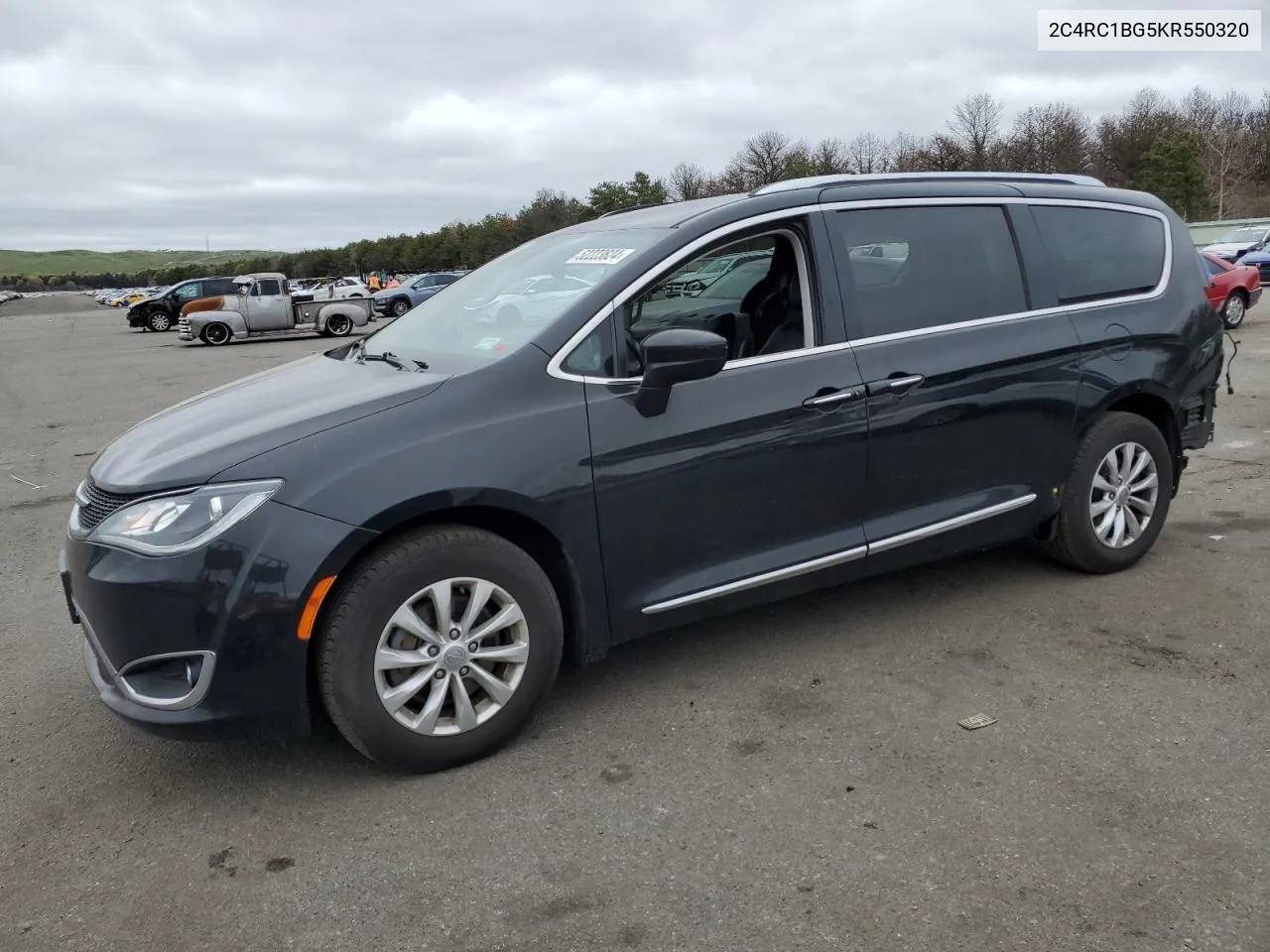 2019 Chrysler Pacifica Touring L VIN: 2C4RC1BG5KR550320 Lot: 52223824