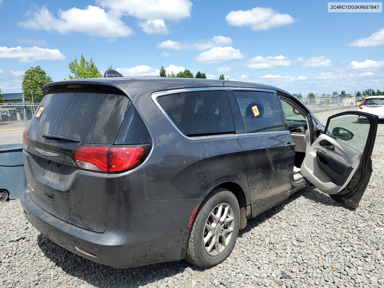 2019 Chrysler Pacifica Touring VIN: 2C4RC1DG3KR657847 Lot: 55237724