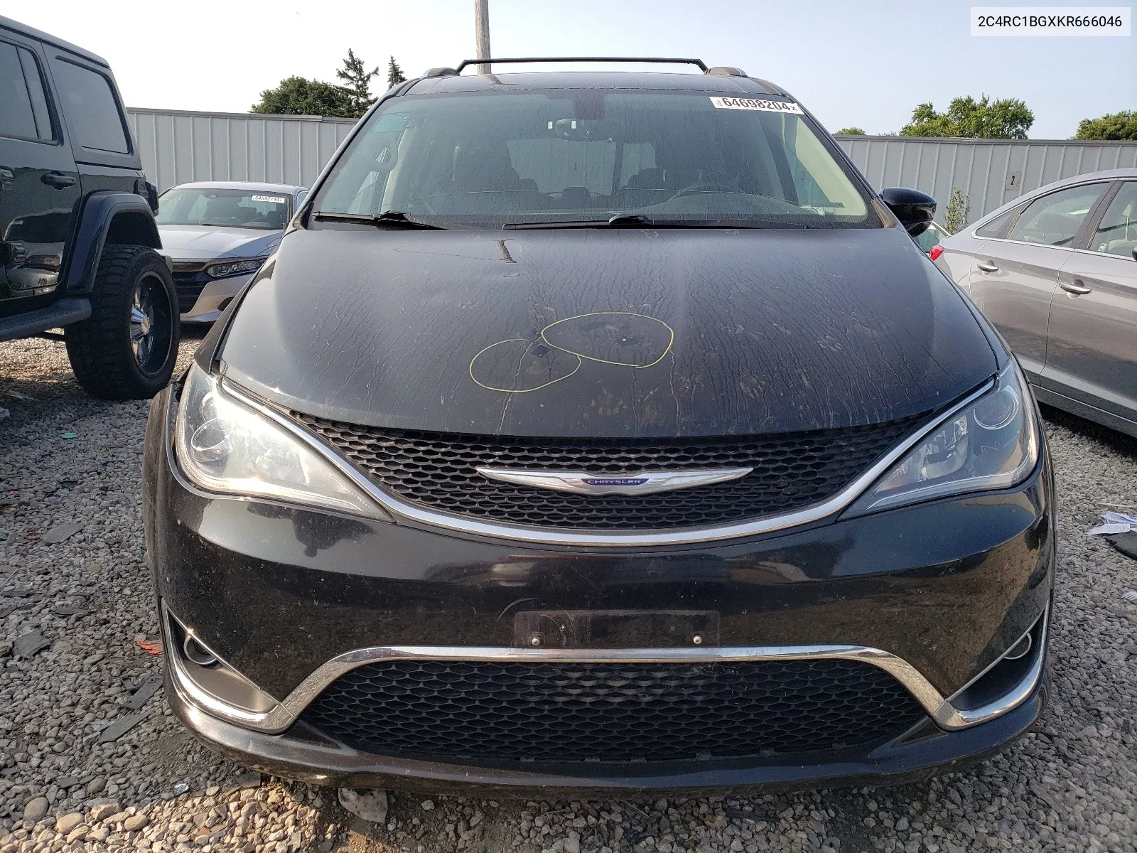 2019 Chrysler Pacifica Touring L VIN: 2C4RC1BGXKR666046 Lot: 64698204