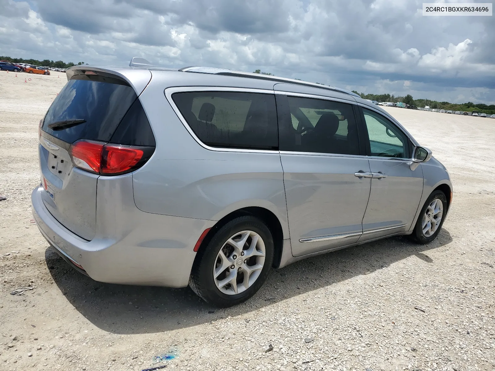 2019 Chrysler Pacifica Touring L VIN: 2C4RC1BGXKR634696 Lot: 66777574