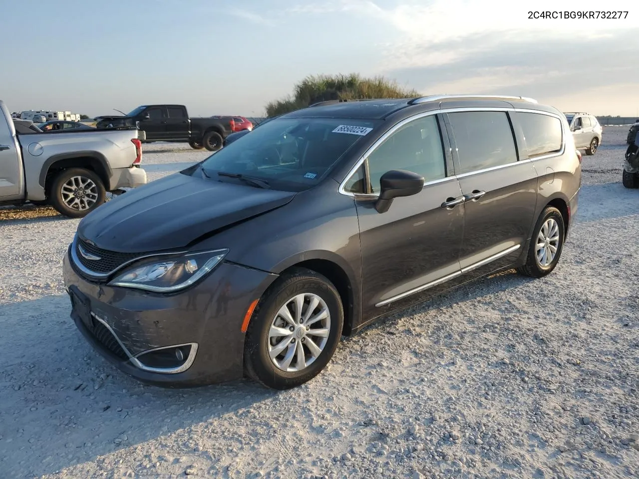 2019 Chrysler Pacifica Touring L VIN: 2C4RC1BG9KR732277 Lot: 68500224