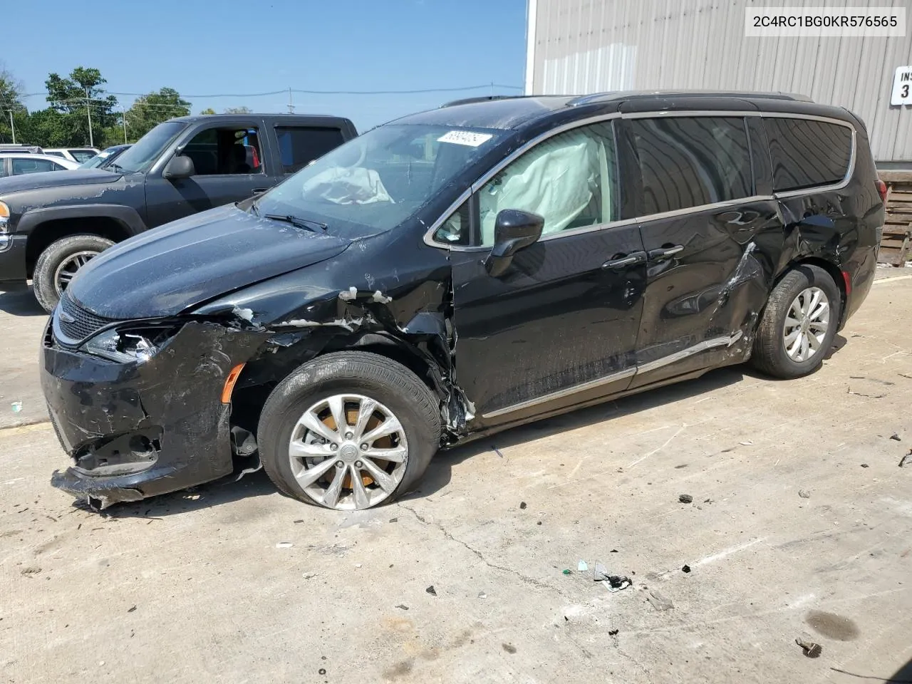 2019 Chrysler Pacifica Touring L VIN: 2C4RC1BG0KR576565 Lot: 68904054