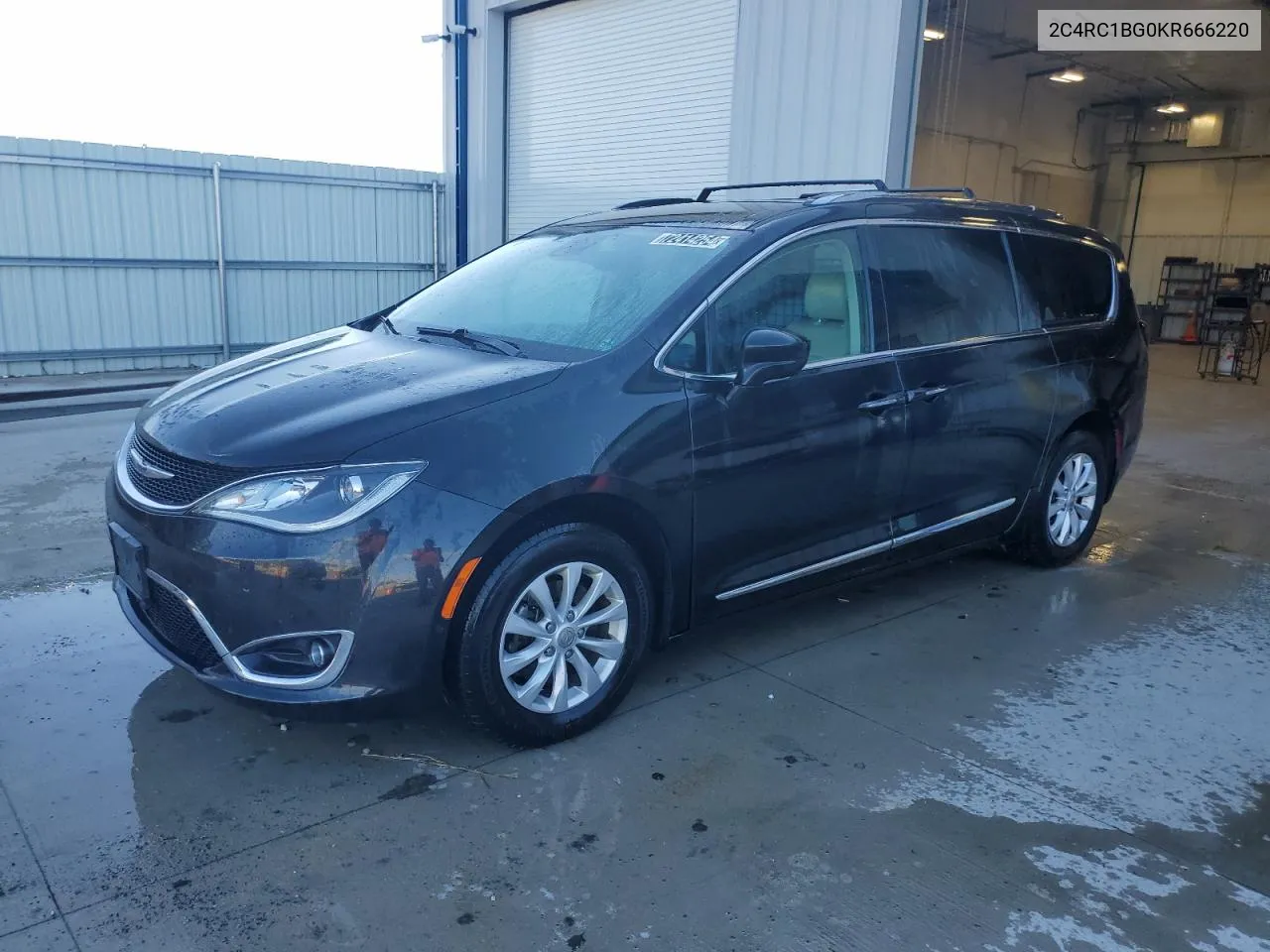 2019 Chrysler Pacifica Touring L VIN: 2C4RC1BG0KR666220 Lot: 72414254