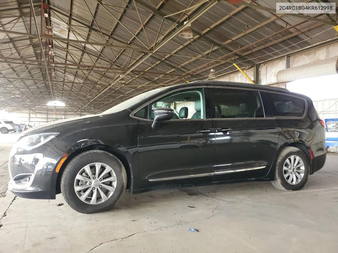 2019 Chrysler Pacifica Touring L VIN: 2C4RC1BG4KR612998 Lot: 73589104