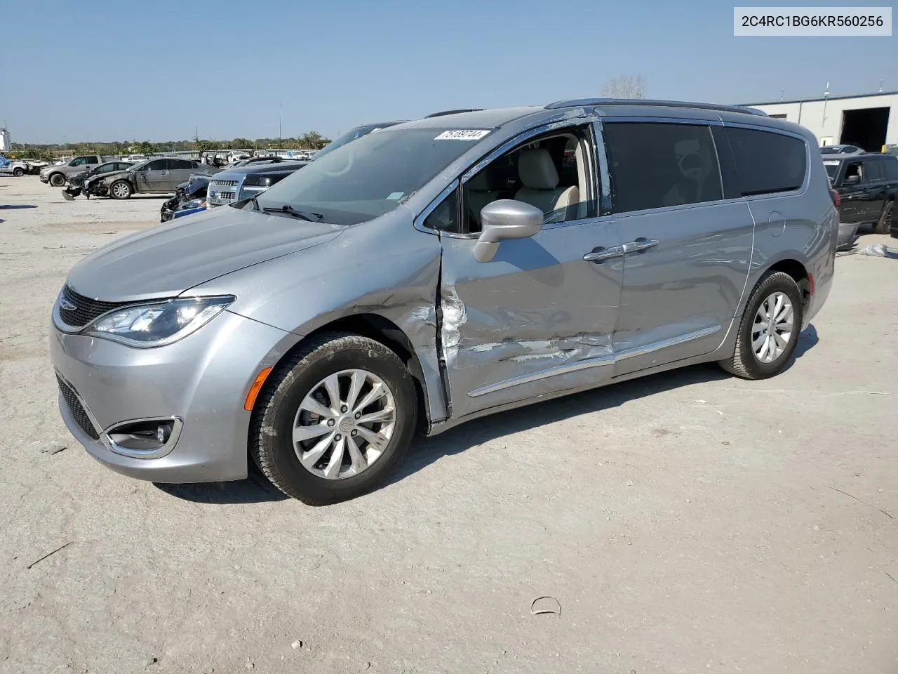 2019 Chrysler Pacifica Touring L VIN: 2C4RC1BG6KR560256 Lot: 75189744