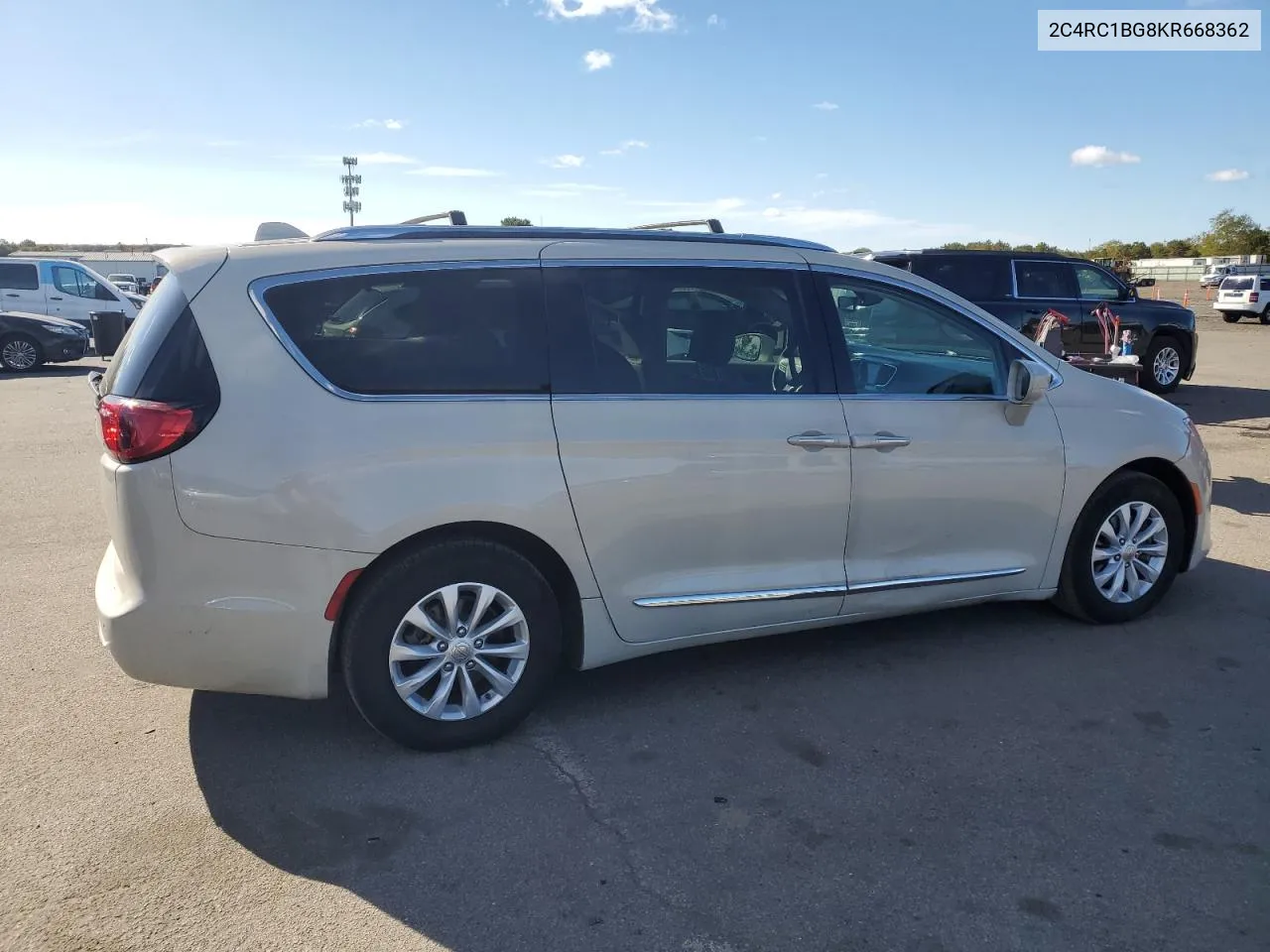 2C4RC1BG8KR668362 2019 Chrysler Pacifica Touring L