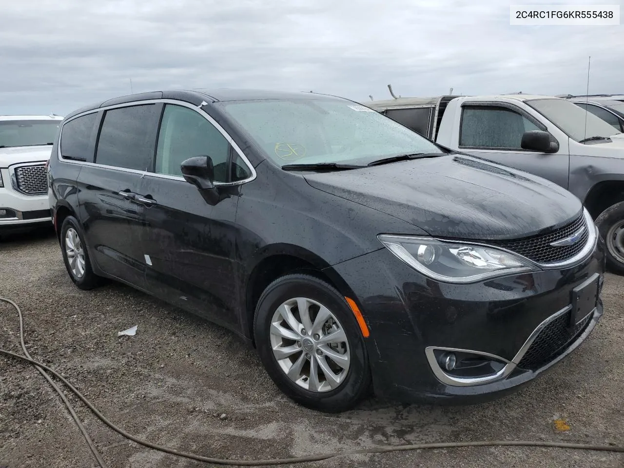 2019 Chrysler Pacifica Touring Plus VIN: 2C4RC1FG6KR555438 Lot: 76388944