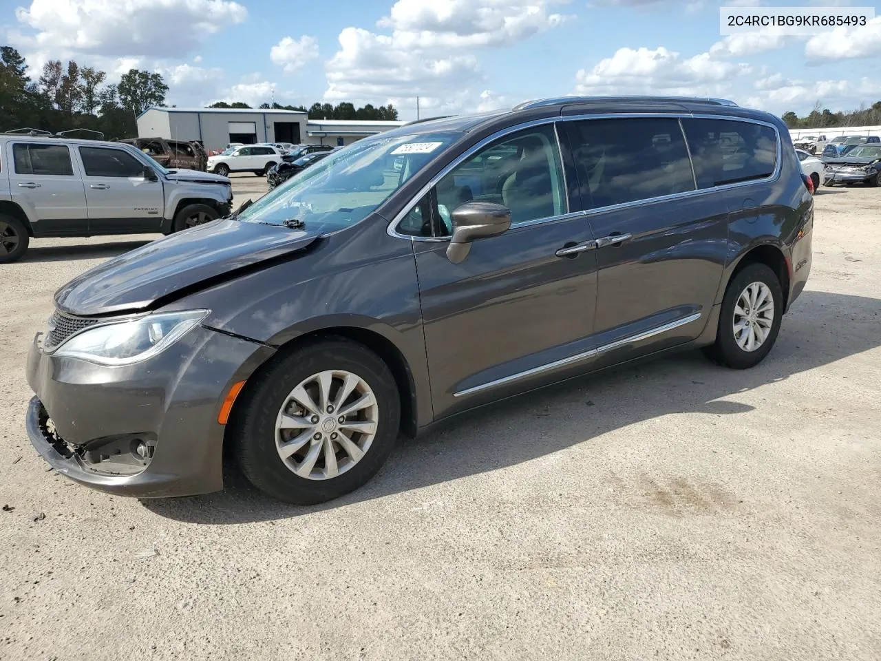 2019 Chrysler Pacifica Touring L VIN: 2C4RC1BG9KR685493 Lot: 76507024