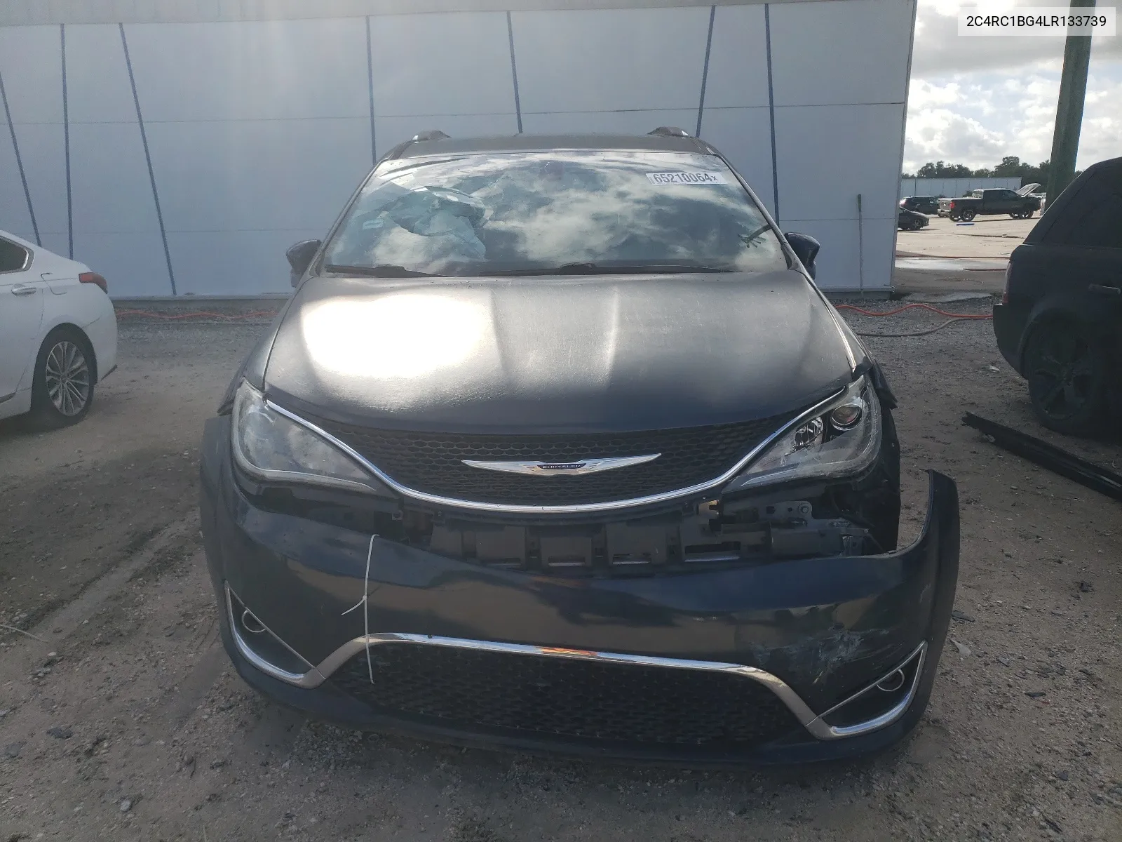 2020 Chrysler Pacifica Touring L VIN: 2C4RC1BG4LR133739 Lot: 65210064