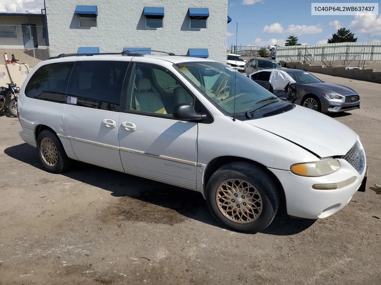 1998 Chrysler Town & Country Lxi VIN: 1C4GP64L2WB637437 Lot: 70504424