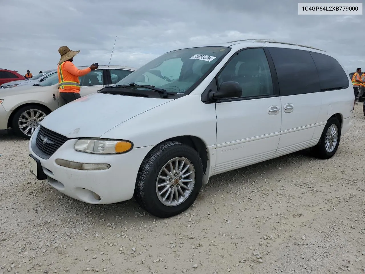 1999 Chrysler Town & Country Limited VIN: 1C4GP64L2XB779000 Lot: 75893594