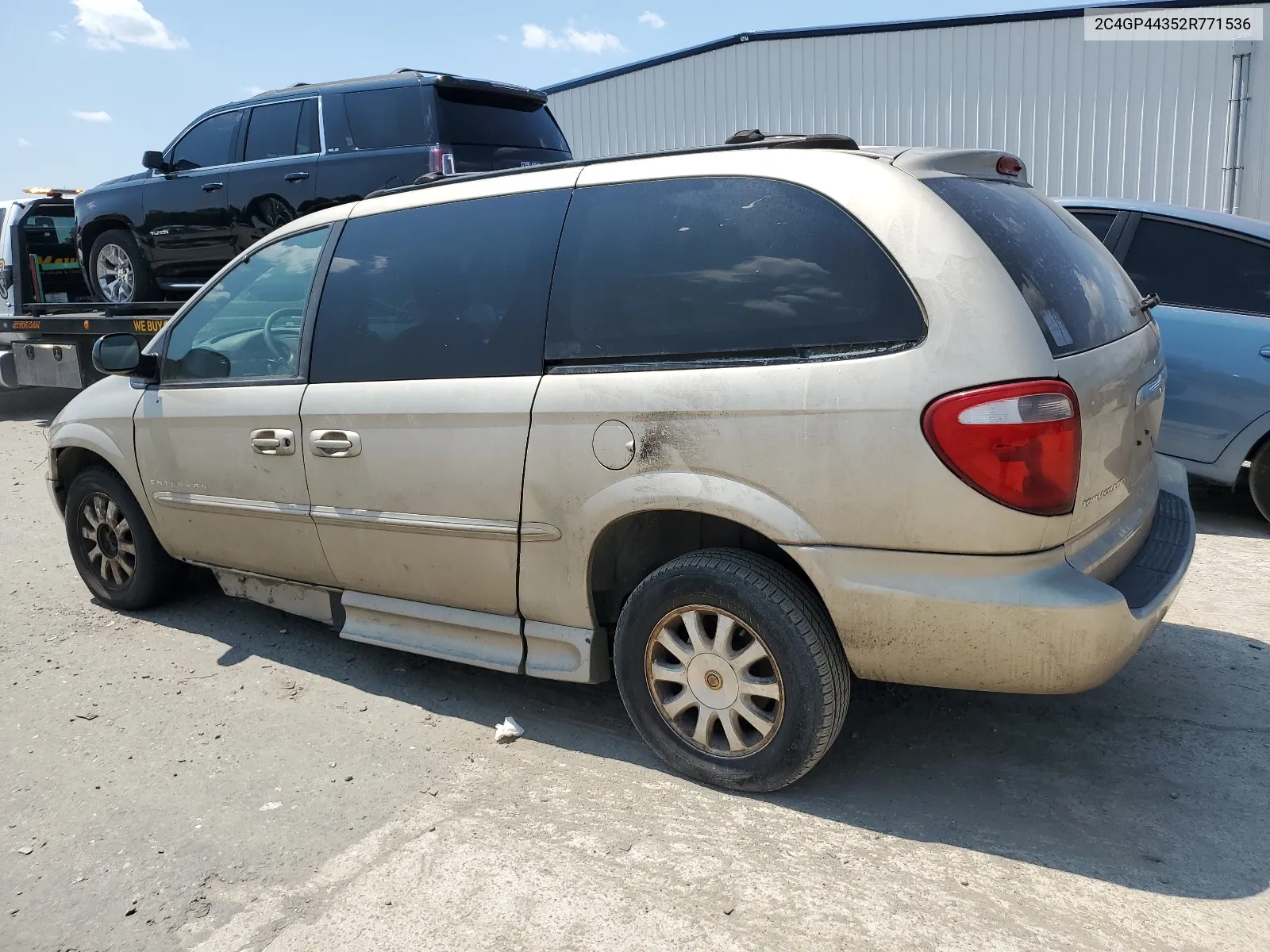 2002 Chrysler Town & Country Lx VIN: 2C4GP44352R771536 Lot: 67692804