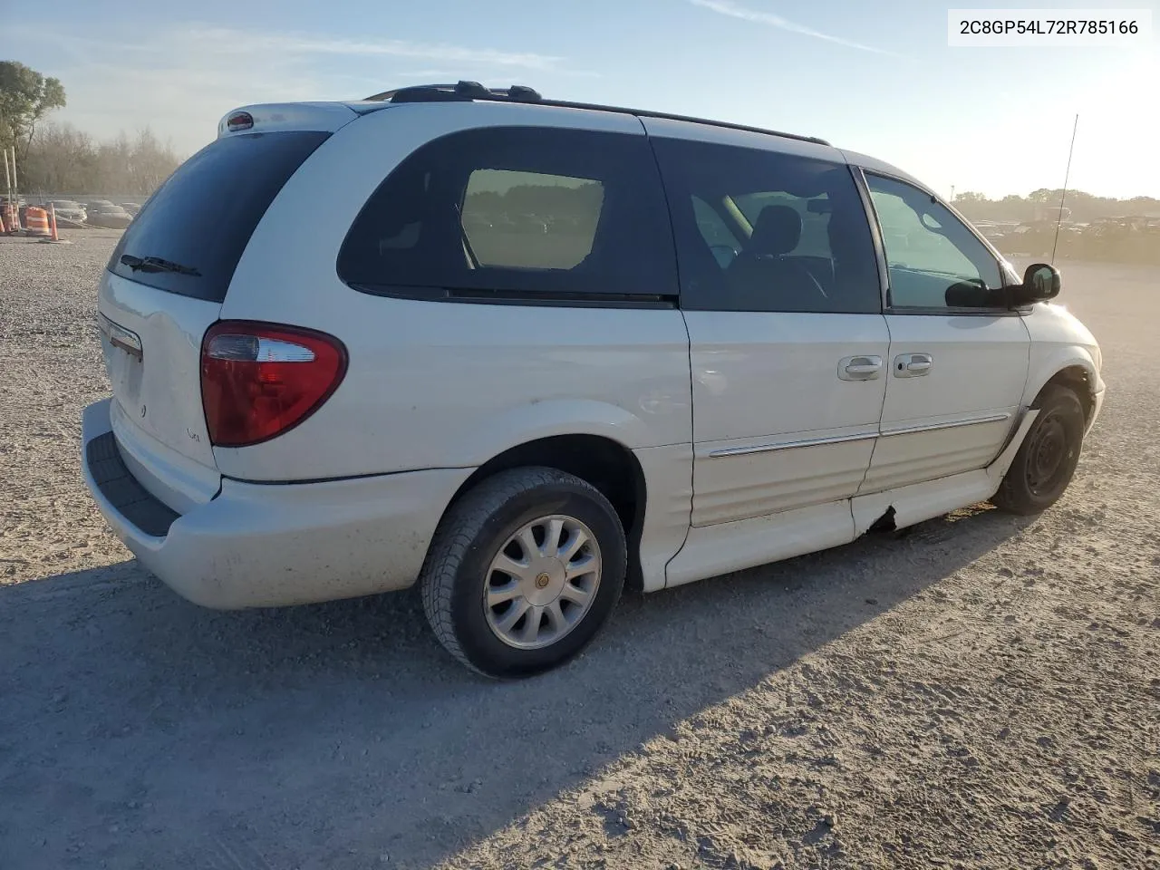 2C8GP54L72R785166 2002 Chrysler Town & Country Lxi