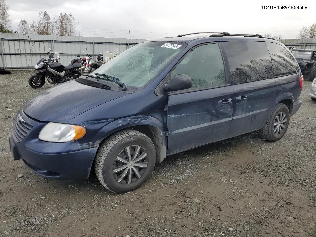 2004 Chrysler Town & Country VIN: 1C4GP45R94B585681 Lot: 77217104