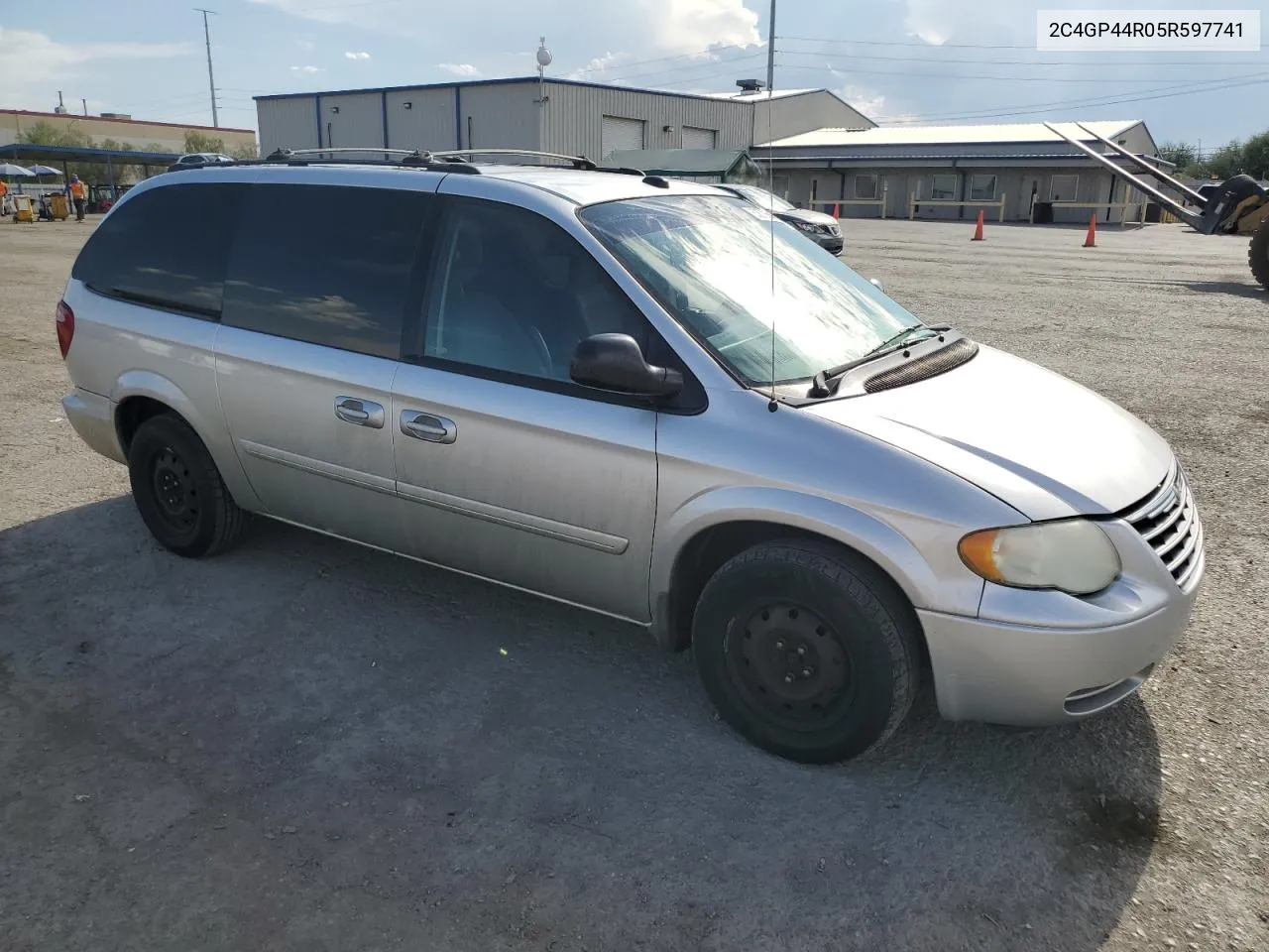 2005 Chrysler Town & Country Lx VIN: 2C4GP44R05R597741 Lot: 63873654