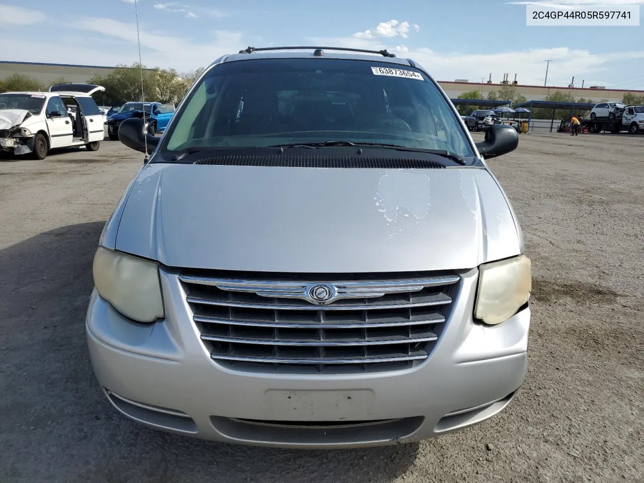 2005 Chrysler Town & Country Lx VIN: 2C4GP44R05R597741 Lot: 63873654