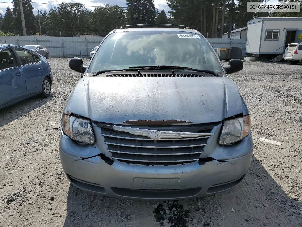 2005 Chrysler Town & Country Lx VIN: 2C4GP44RX5R590151 Lot: 64264804