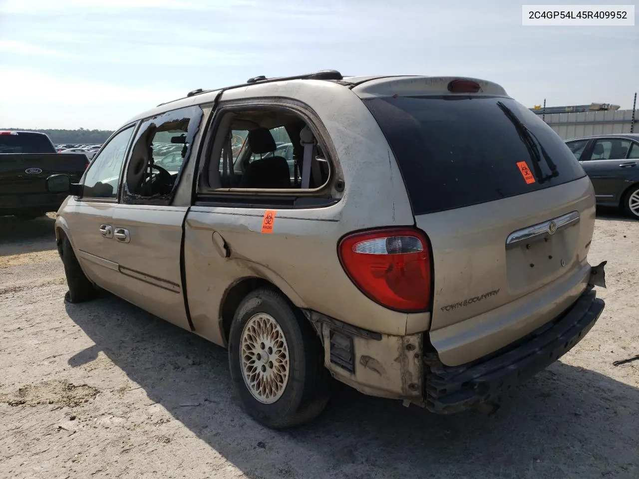 2005 Chrysler Town & Country Touring VIN: 2C4GP54L45R409952 Lot: 66068374