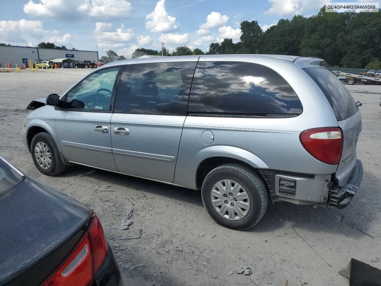 2005 Chrysler Town & Country Lx VIN: 2C4GP44R35R469588 Lot: 67301314