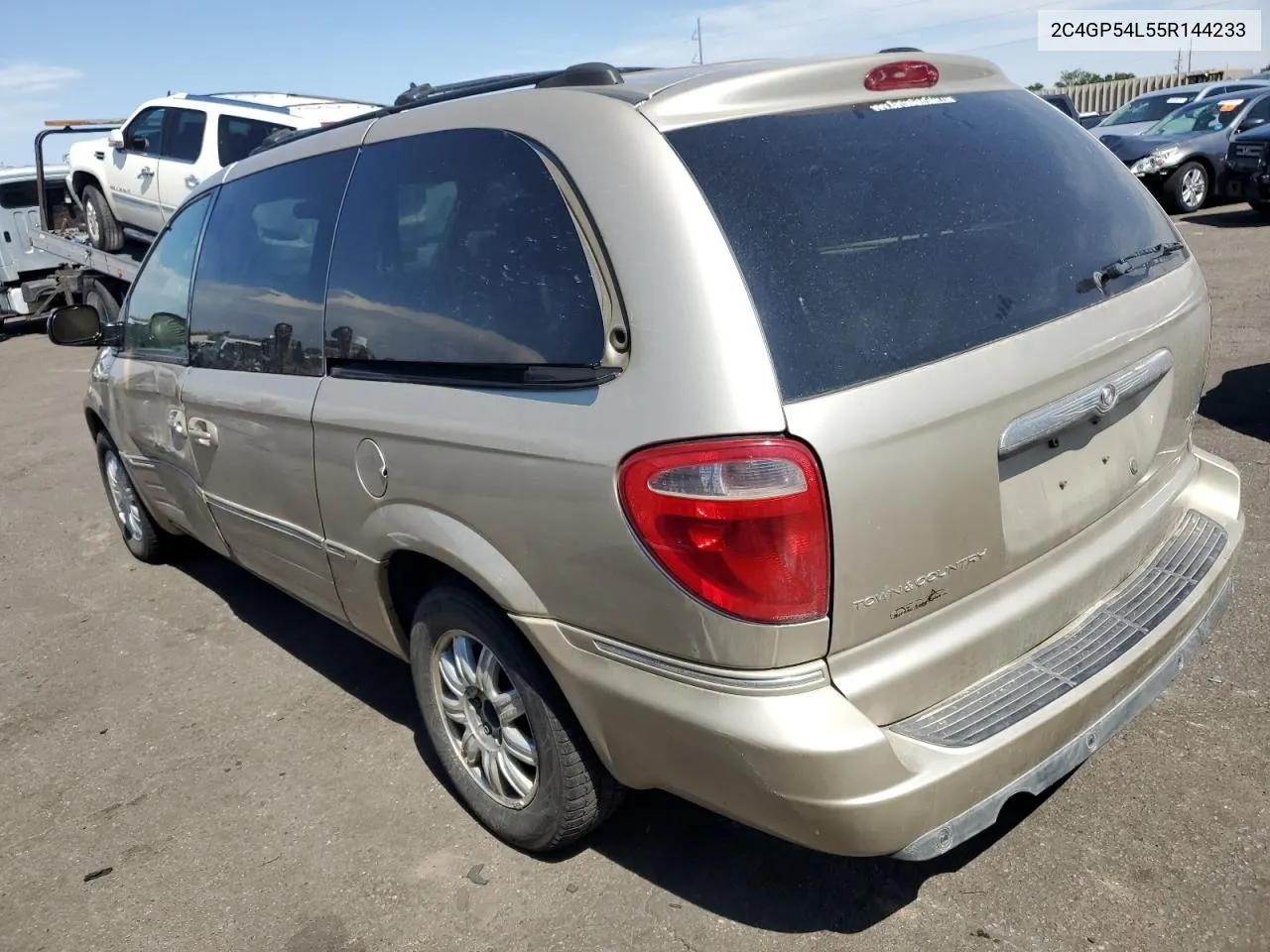 2C4GP54L55R144233 2005 Chrysler Town & Country Touring