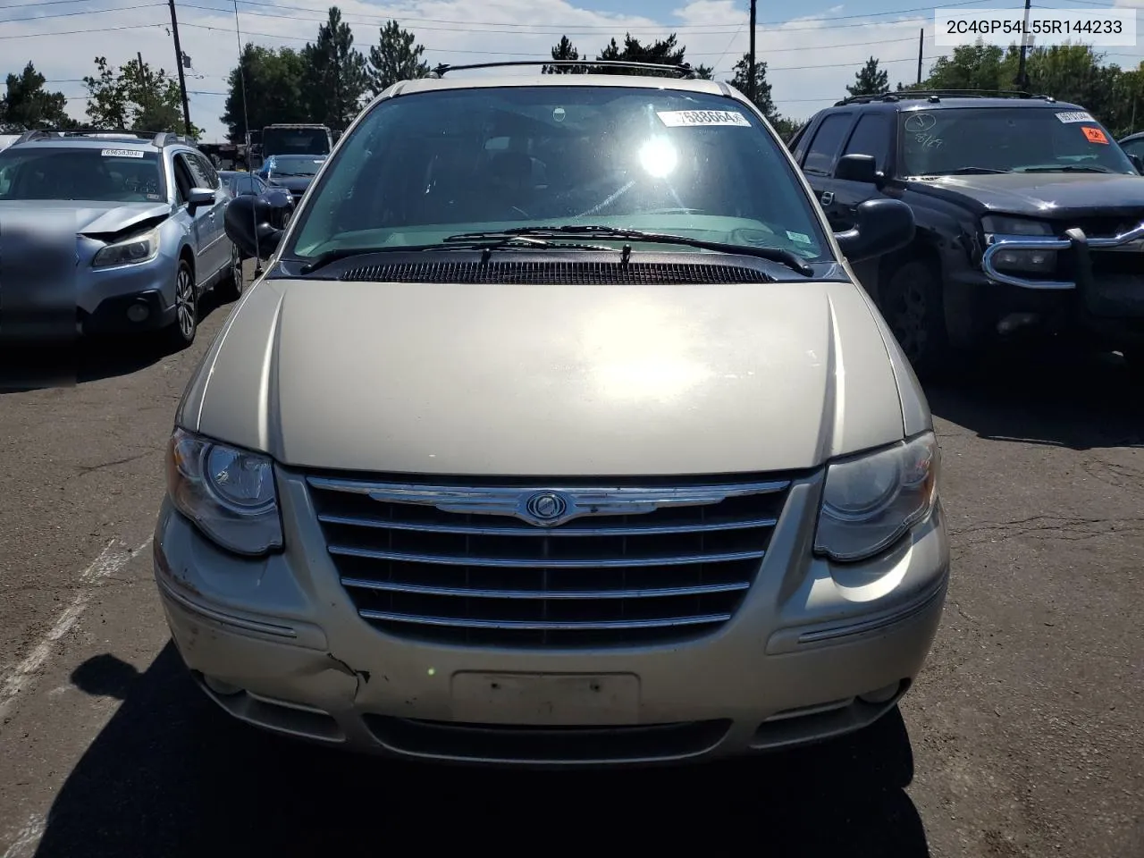 2C4GP54L55R144233 2005 Chrysler Town & Country Touring